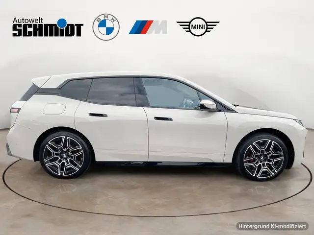 BMW Ix view 7