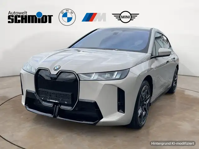 BMW Ix view 2