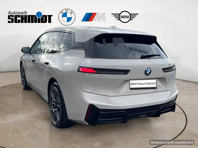 BMW Ix view 4