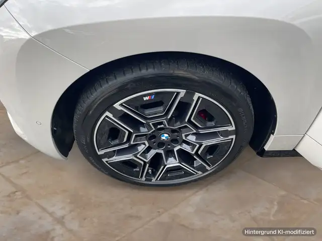 BMW Ix view 9
