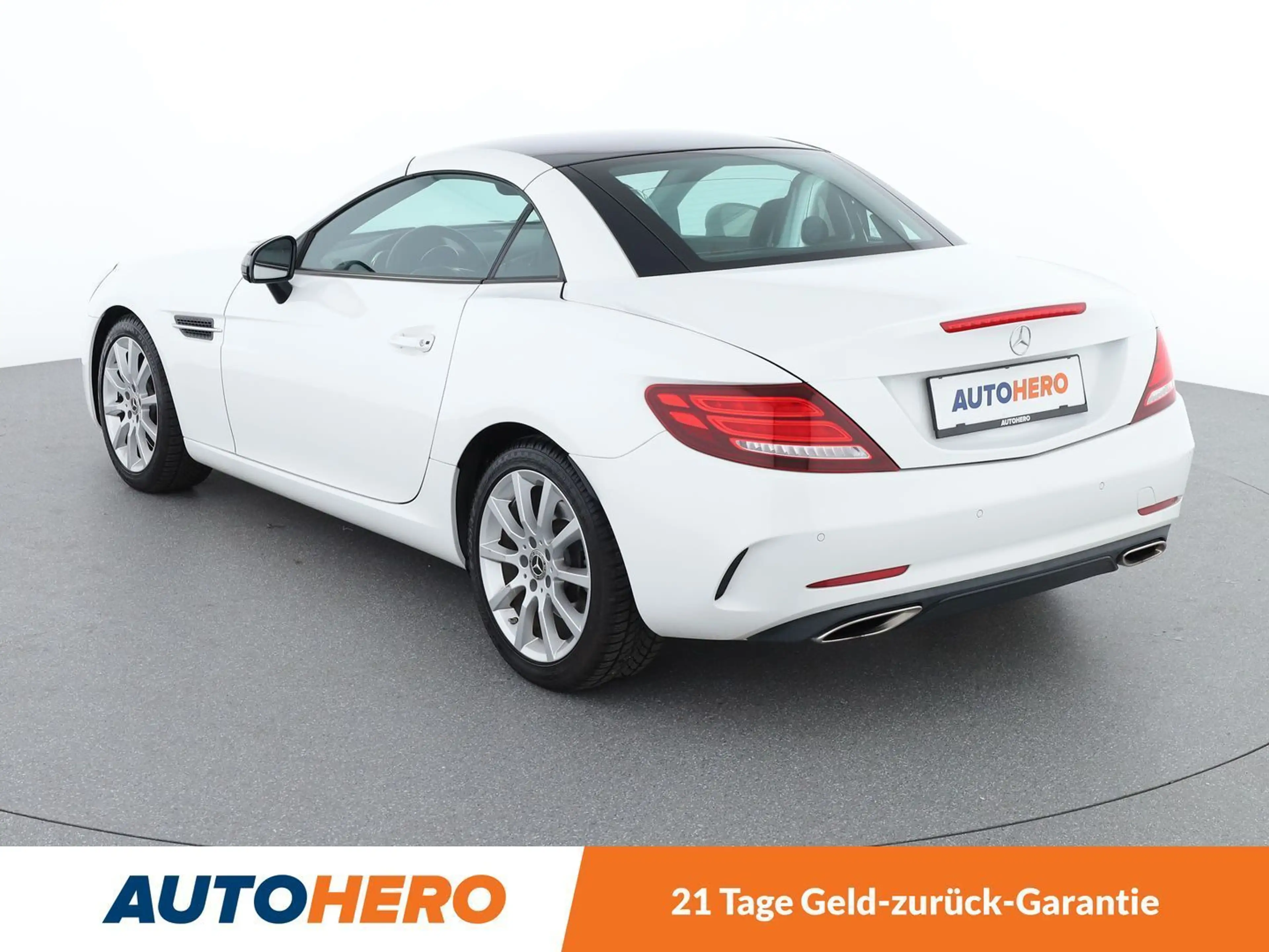 Mercedes-Benz SLC 180 SLC 180 AMG Line — photo 4