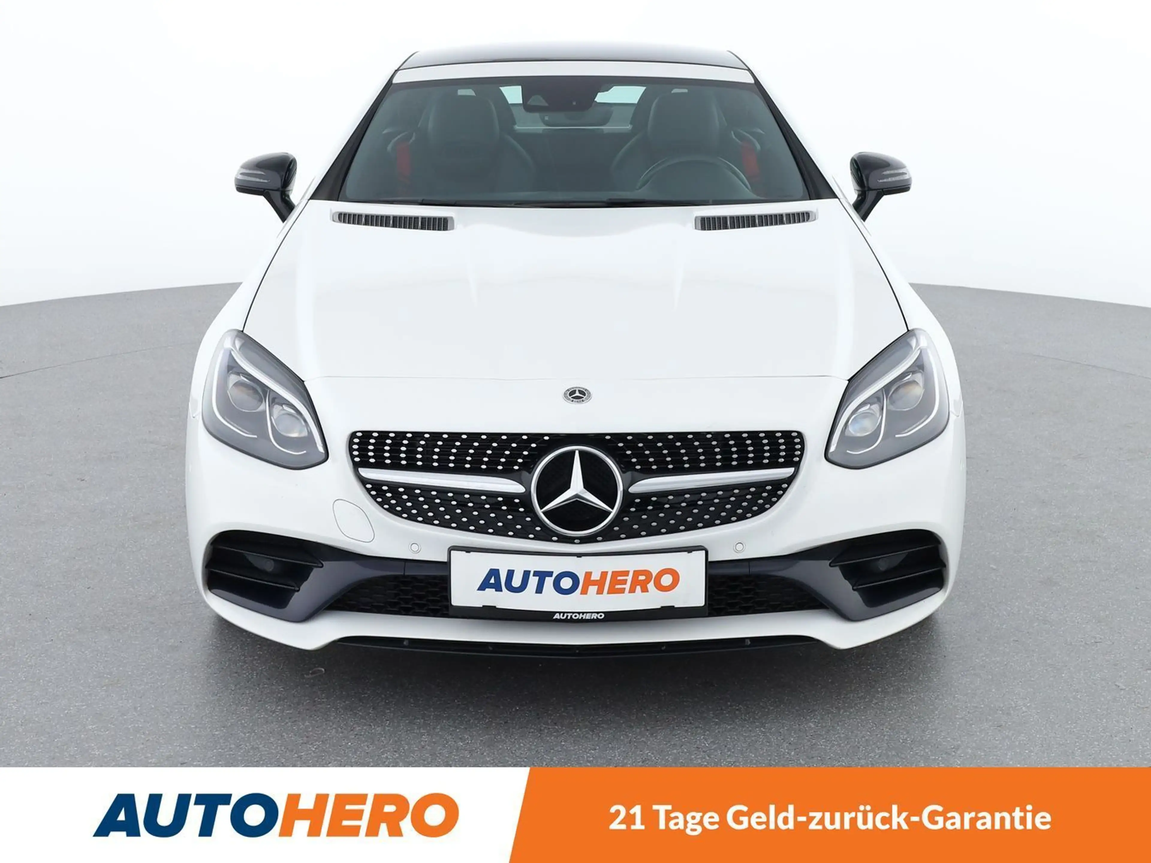 Mercedes-Benz SLC 180 SLC 180 AMG Line — photo 9