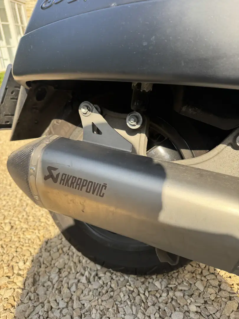 Vespa GTS Super 300 Noir - 2
