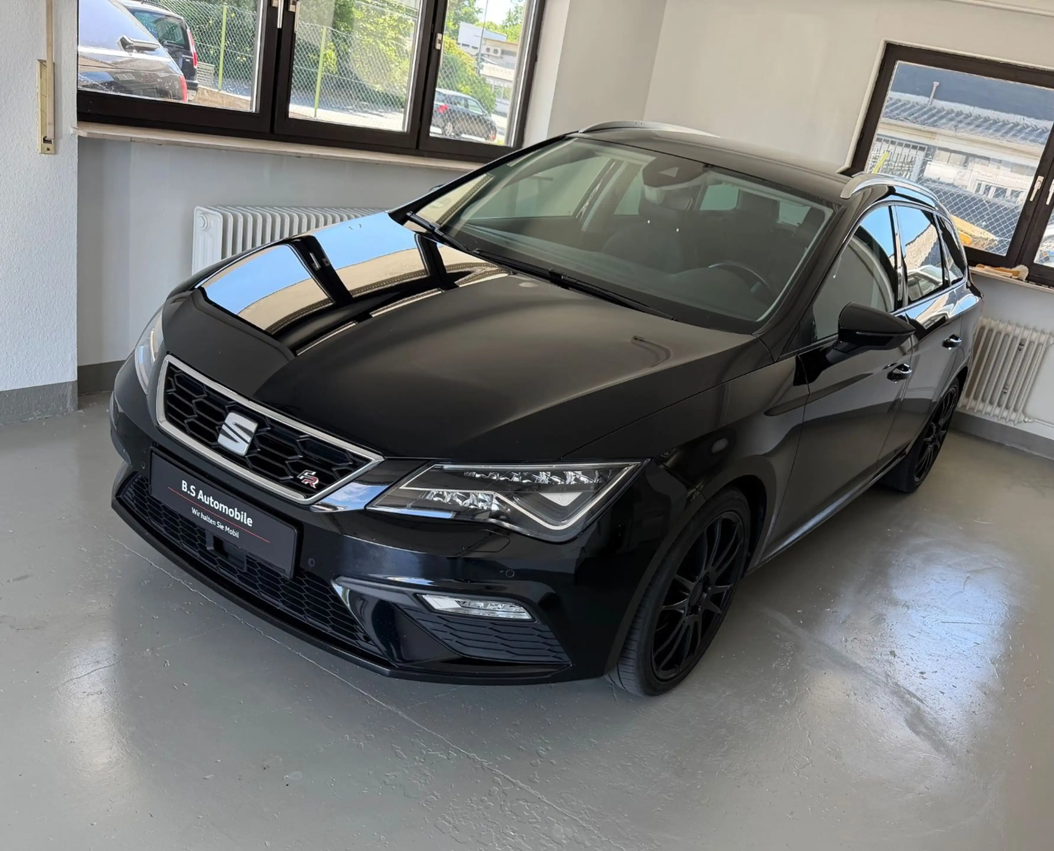SEAT Leon ST FR 2.0TDI DSG Black Matt Edition Virtual — photo 7