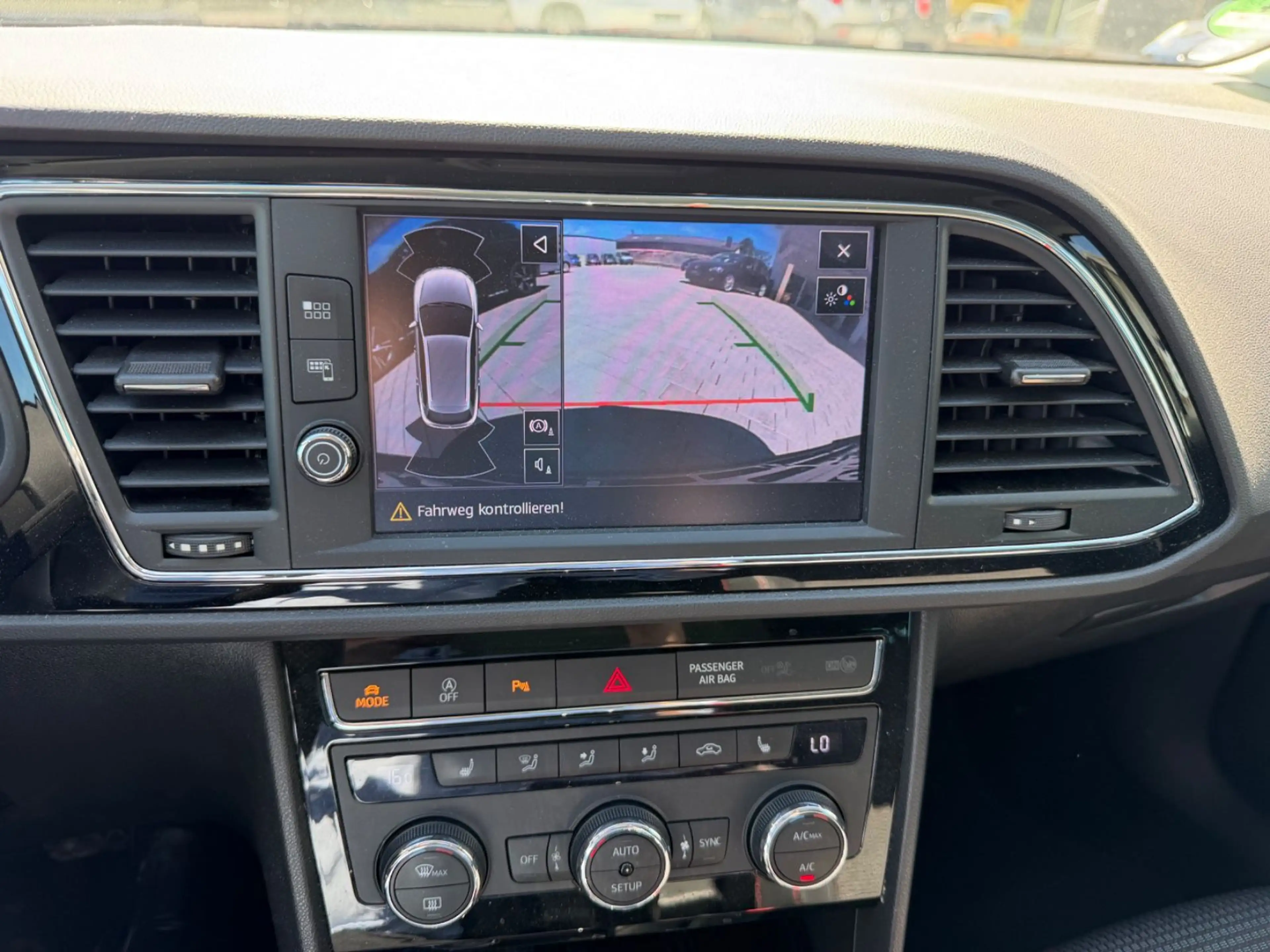 SEAT Leon ST FR 2.0TDI DSG Black Matt Edition Virtual — photo 10