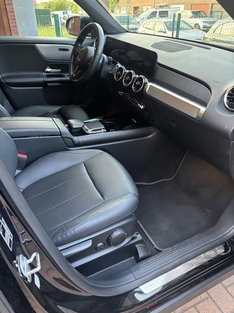 Mercedes-Benz GLB 180 Business Line 7pl. Černá - 2