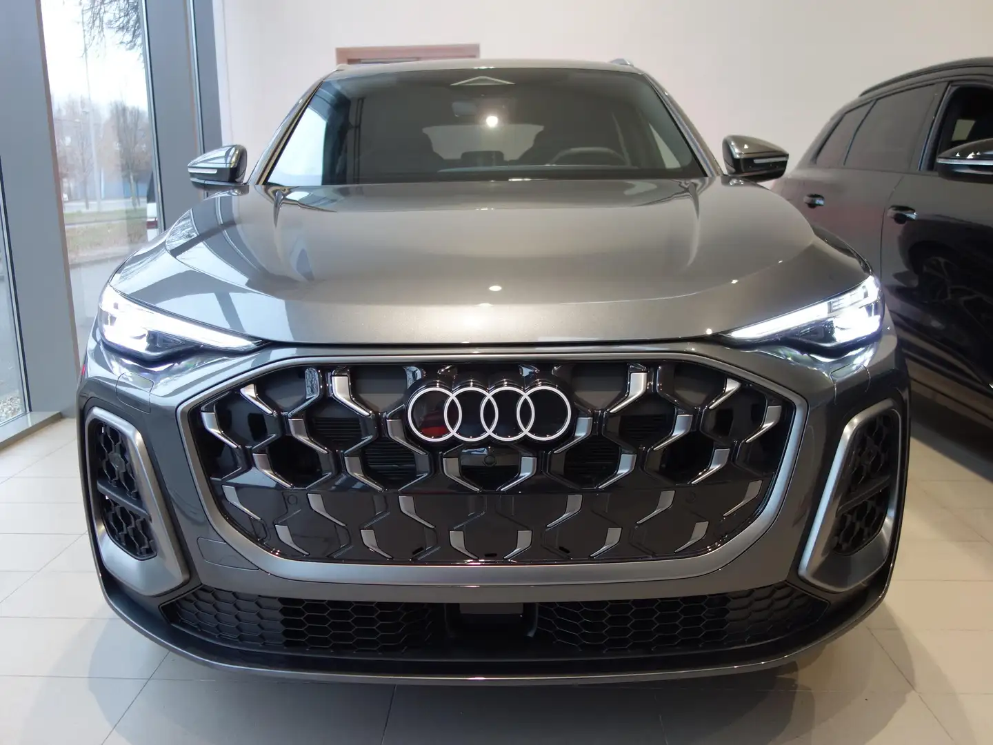Audi Q5 2.0 e-hybrid quattro 220 kW S-Line Grau - 2