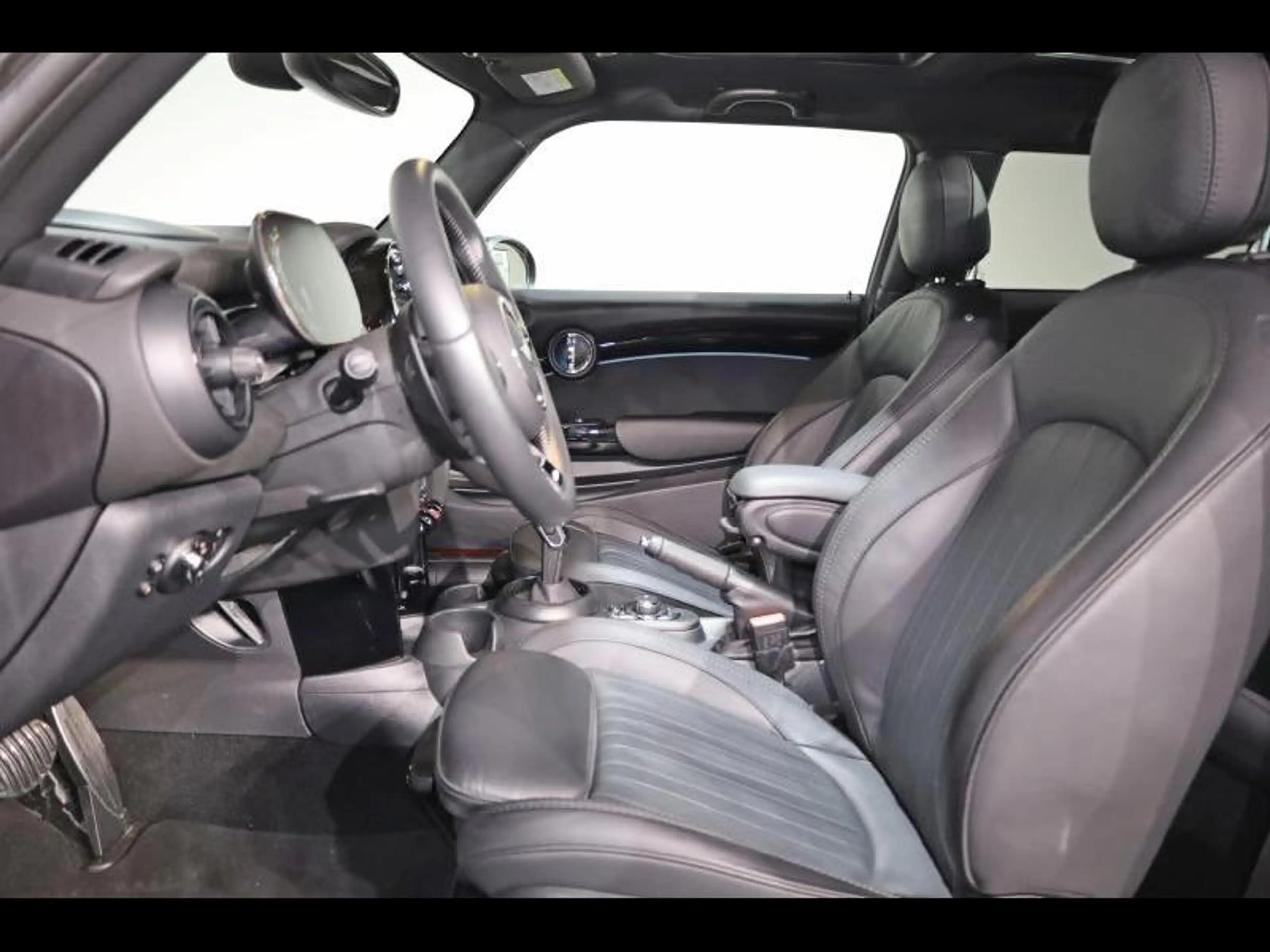 MINI Cooper S Hatch 3 portes — photo 9