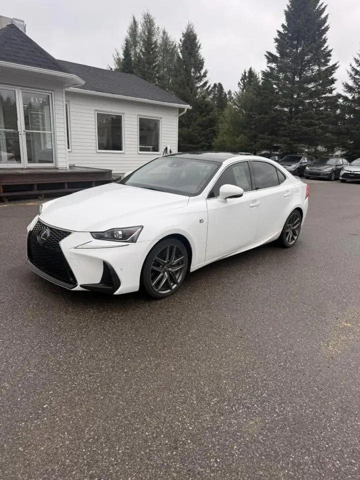 2019 Lexus IS