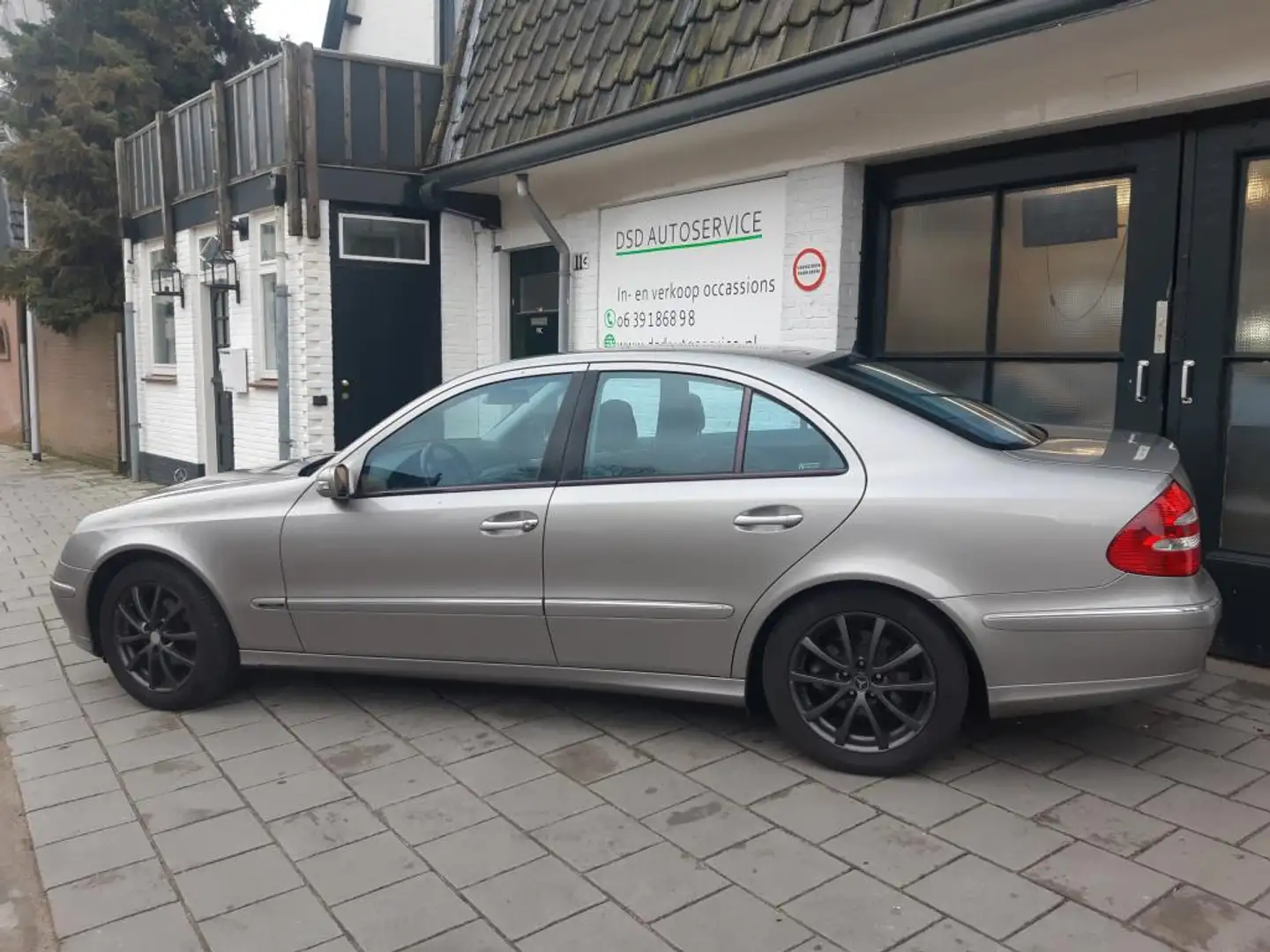 Mercedes-Benz E 320 CDI avantgarde v6 in prijs verlaagd Grijs - 2