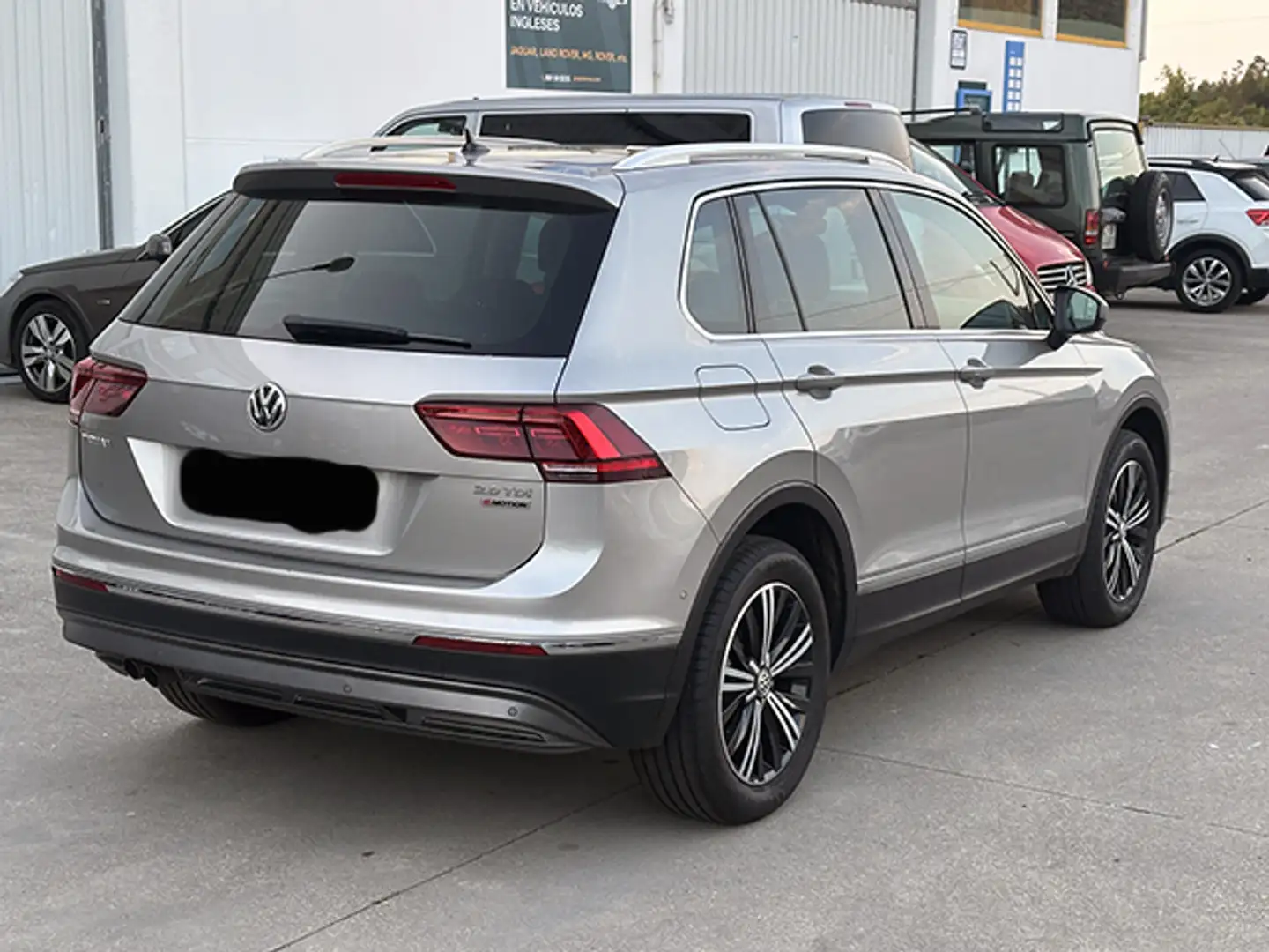Volkswagen Tiguan 2.0TDI Advance 4Motion DSG 110kW Beige - 2