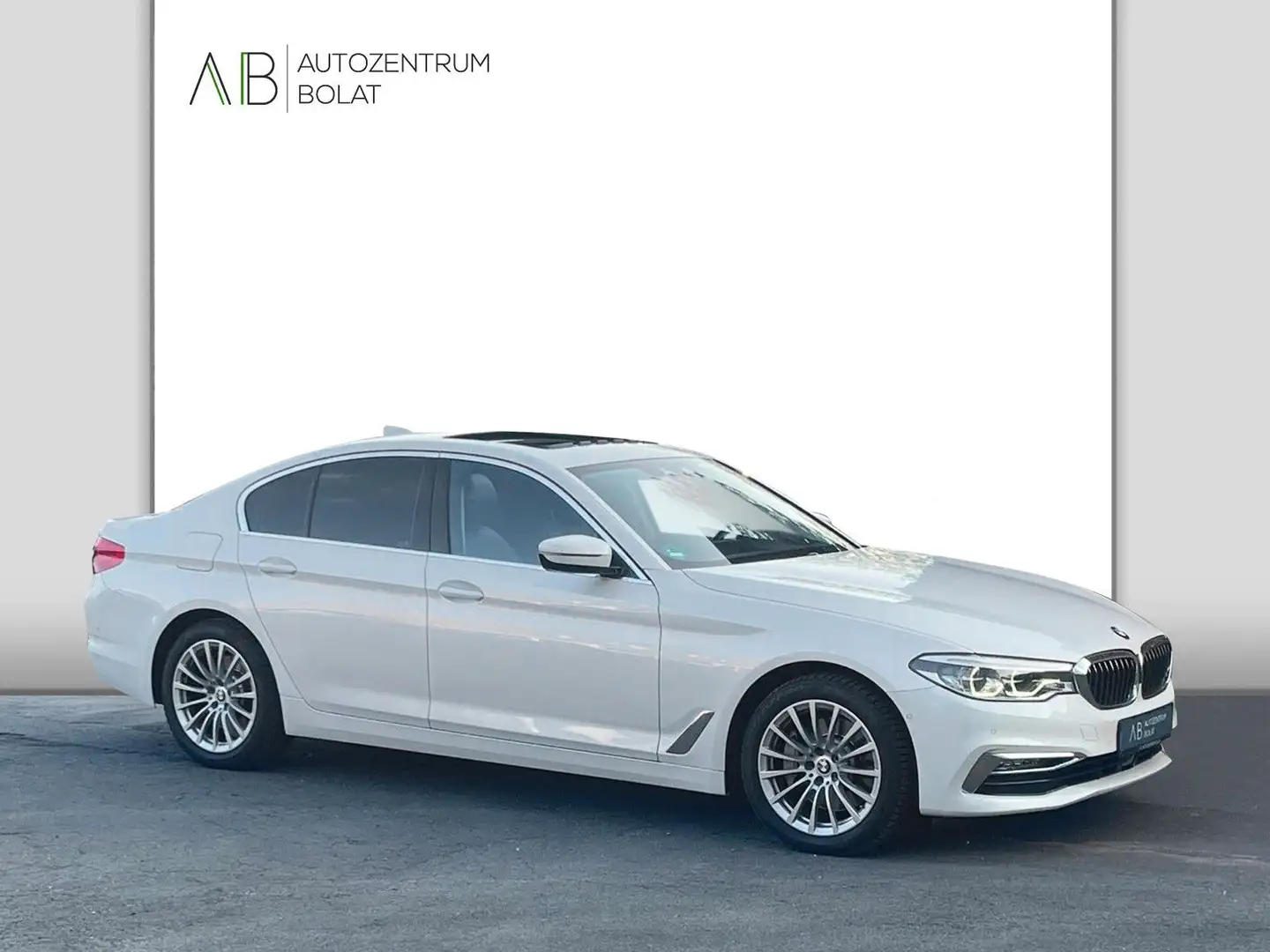 BMW 530 d xDrive Luxury Line°LEDER°KAMERA°SCHIEBEDACH Weiß - 1