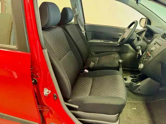 Daihatsu Cuore view 9