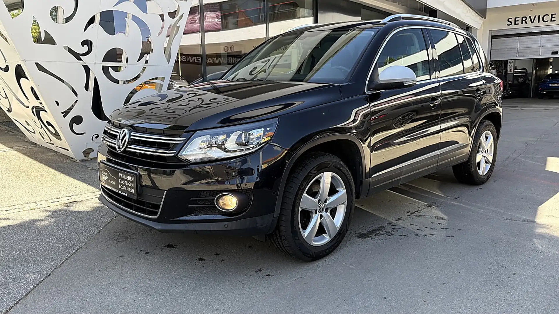 Volkswagen Tiguan 2,0 TDI BMT 4Motion Sky DPF Schwarz - 1