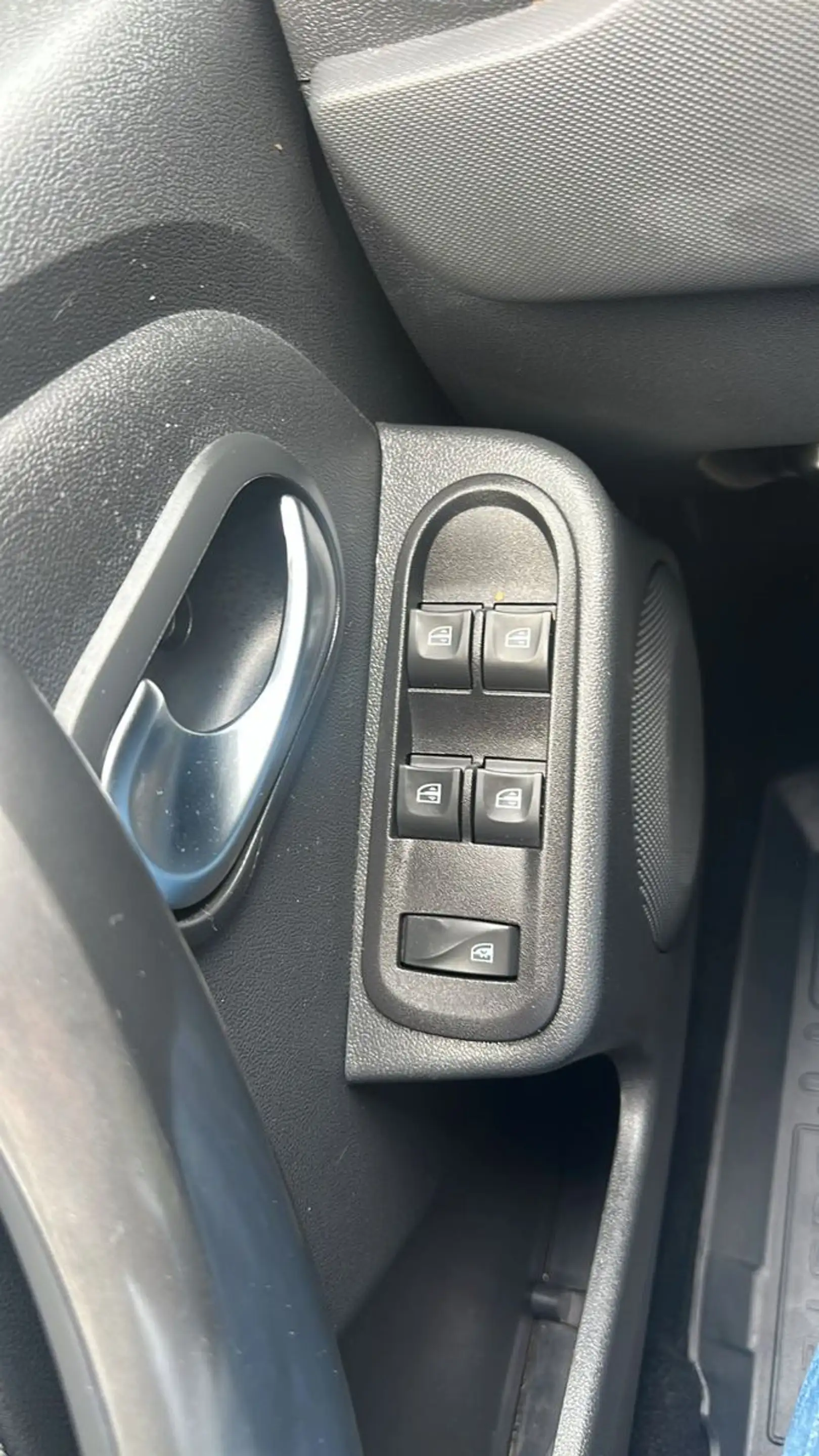 Dacia Logan MCV dCi 90 S/S Lauréate*1 HAND* — photo 15