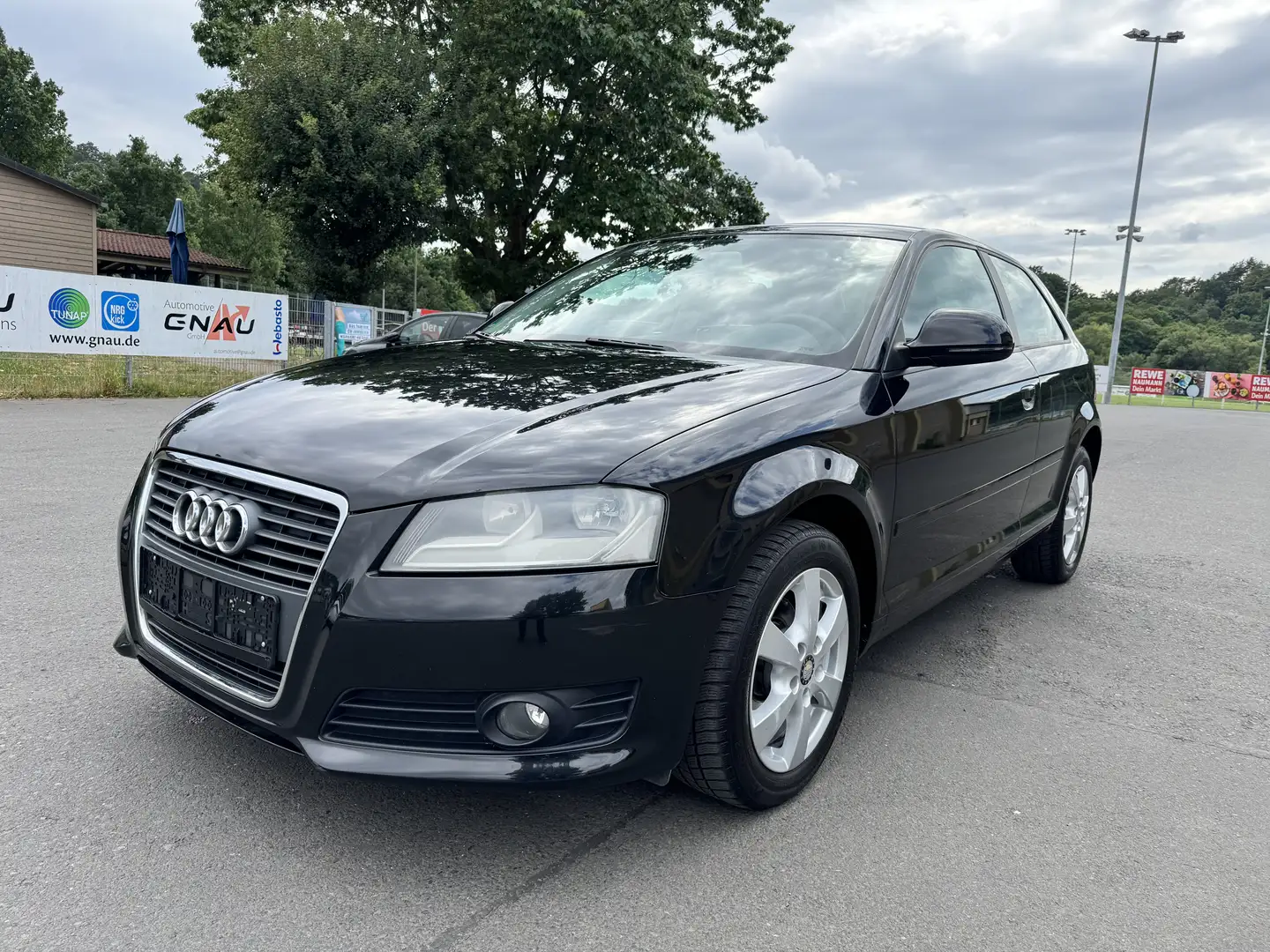 Audi A3 1.6 Attraction / Klimaautomatik / PDC Negro - 1