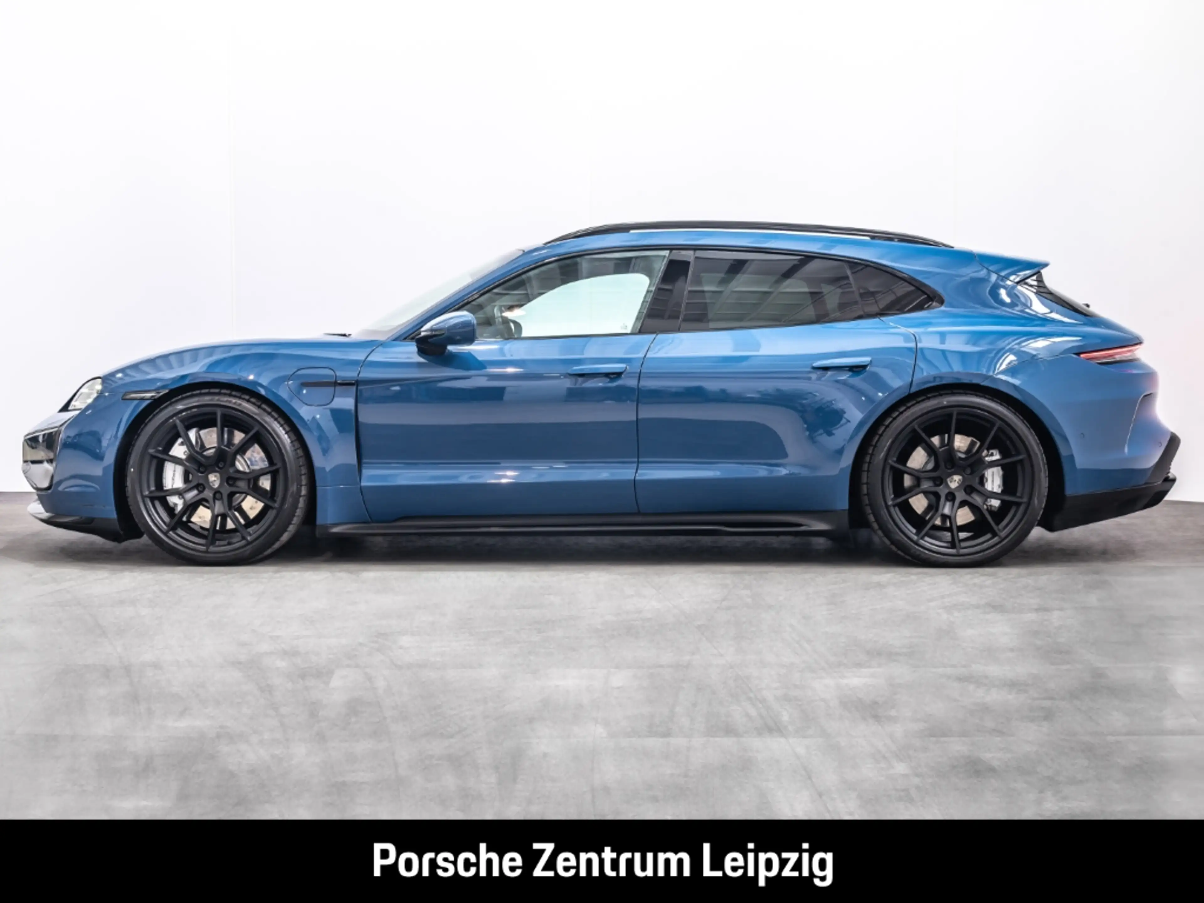 Porsche Taycan Turbo Sport Turismo Active Ride InnoDrive — photo 2