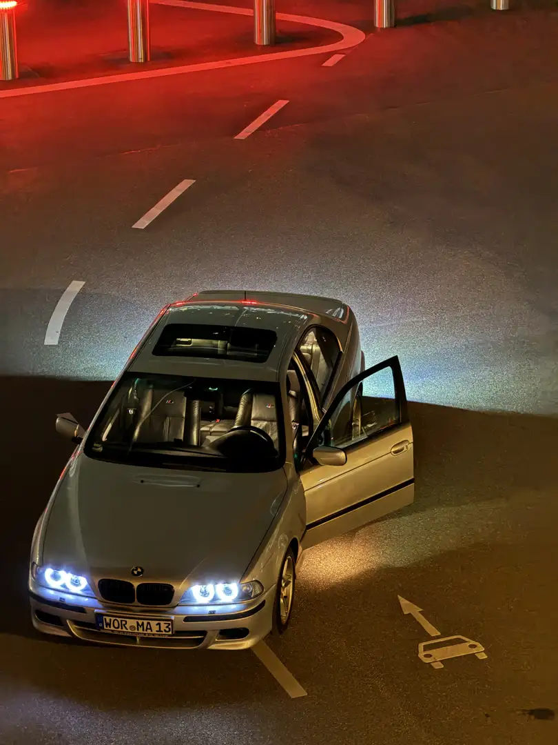 BMW 525 525i Edition Sport - M-Paket ab Werk  - Automatik - 2