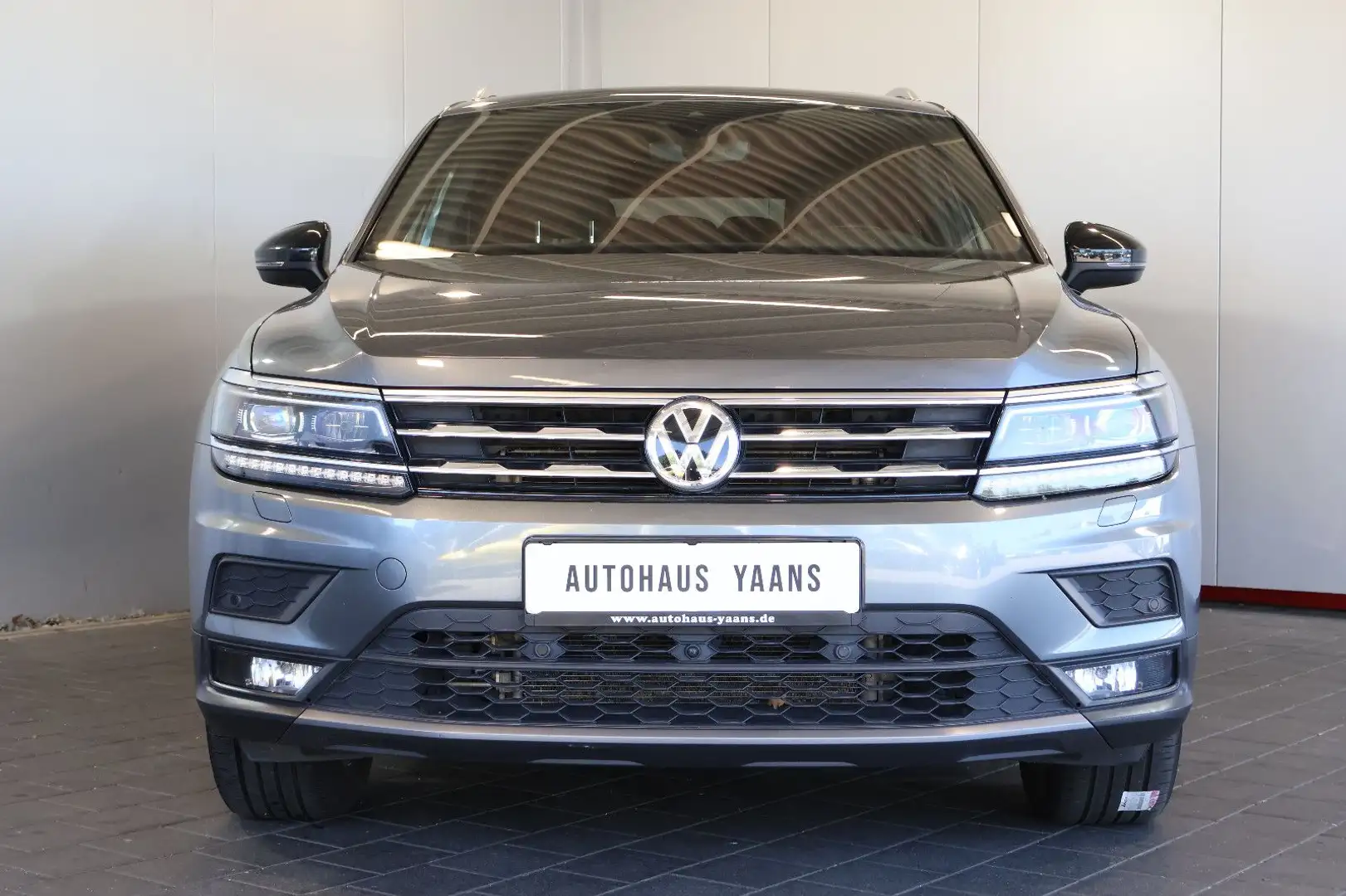 Volkswagen Tiguan Allspace Tiguan Allsp. 2.0 TDI United HUD+AID+PANO+AHK Grau - 2