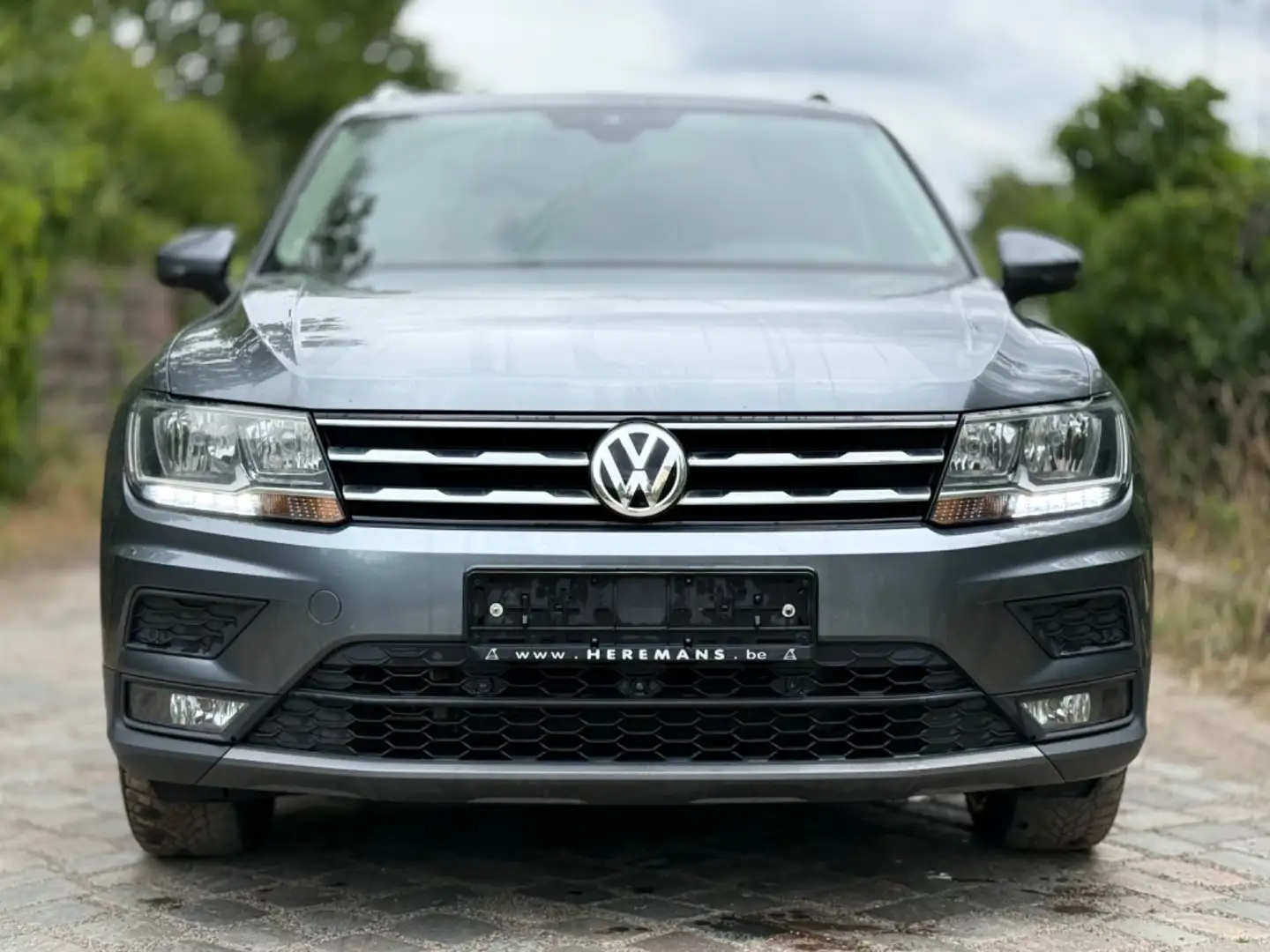 Volkswagen Tiguan Allspace Comfortline*LEDER*1ERH*ACC*360KA Gris - 2