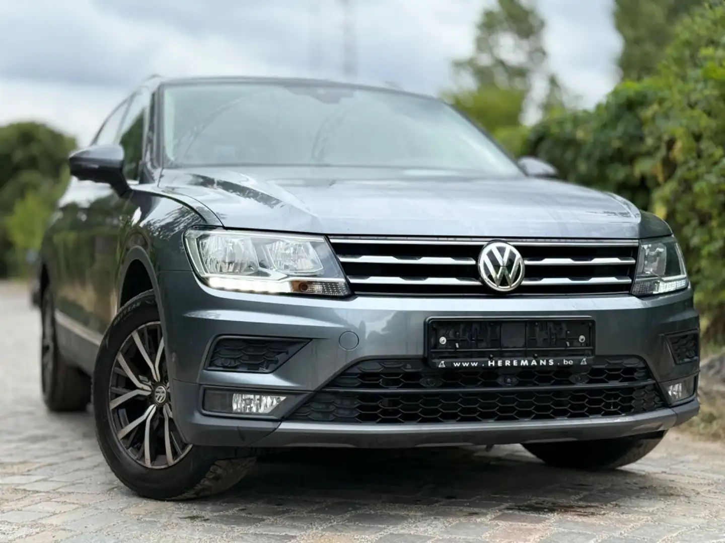 Volkswagen Tiguan Allspace Comfortline*LEDER*1ERH*ACC*360KA Gris - 1