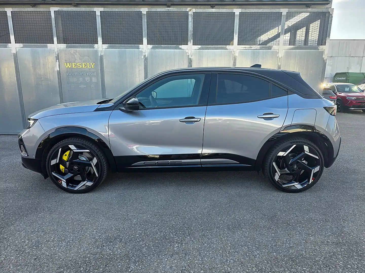 Opel Mokka-E Mokka-e 54kWh Elektromotor 207 kW GSE Silber - 2