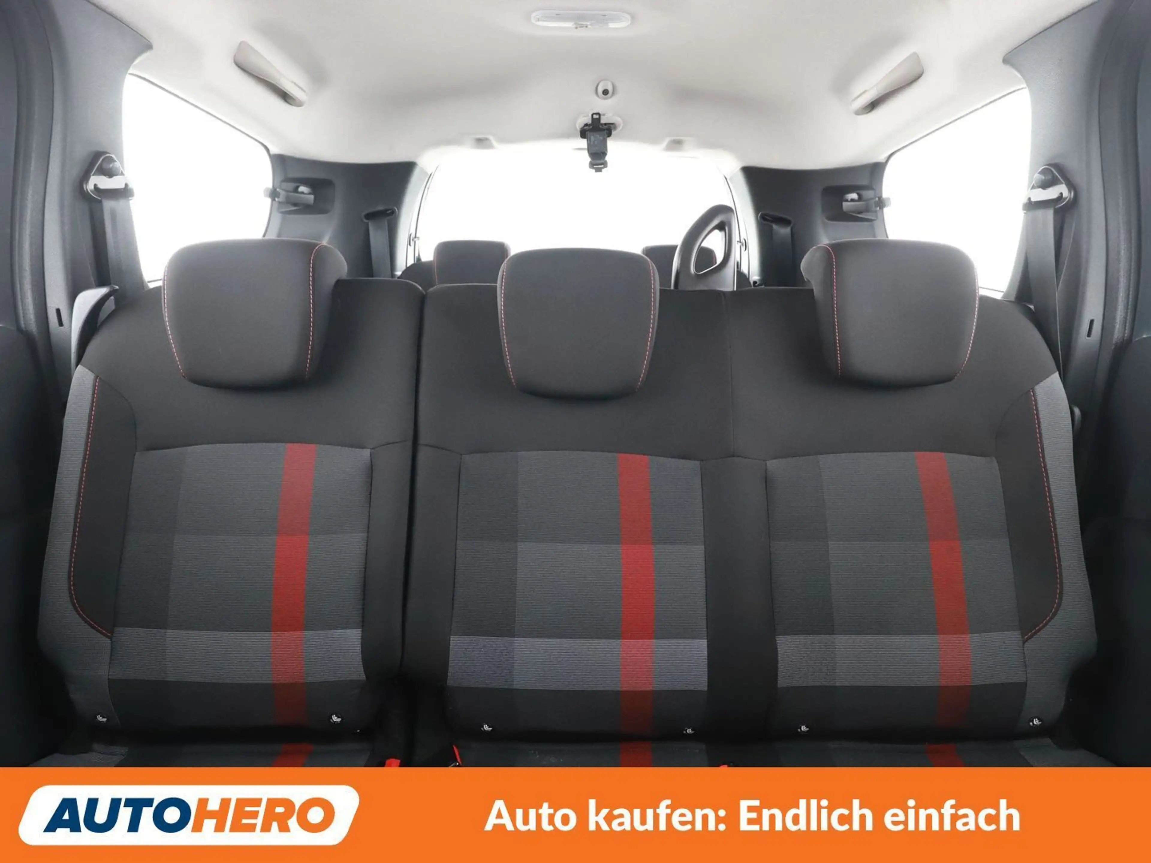 Dacia Lodgy 1.3 TCe Stepway Charisma — photo 15