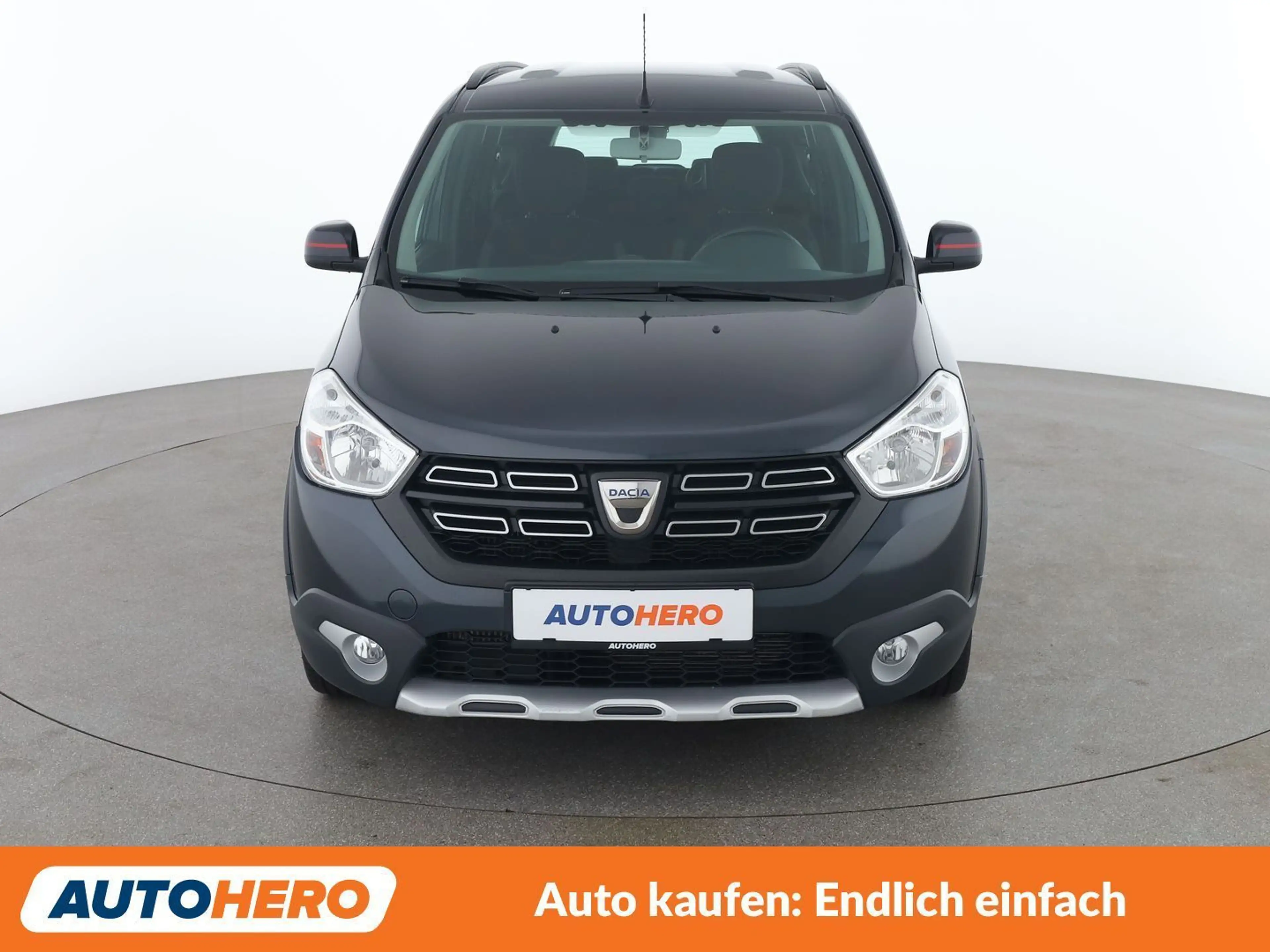 Dacia Lodgy 1.3 TCe Stepway Charisma — photo 9