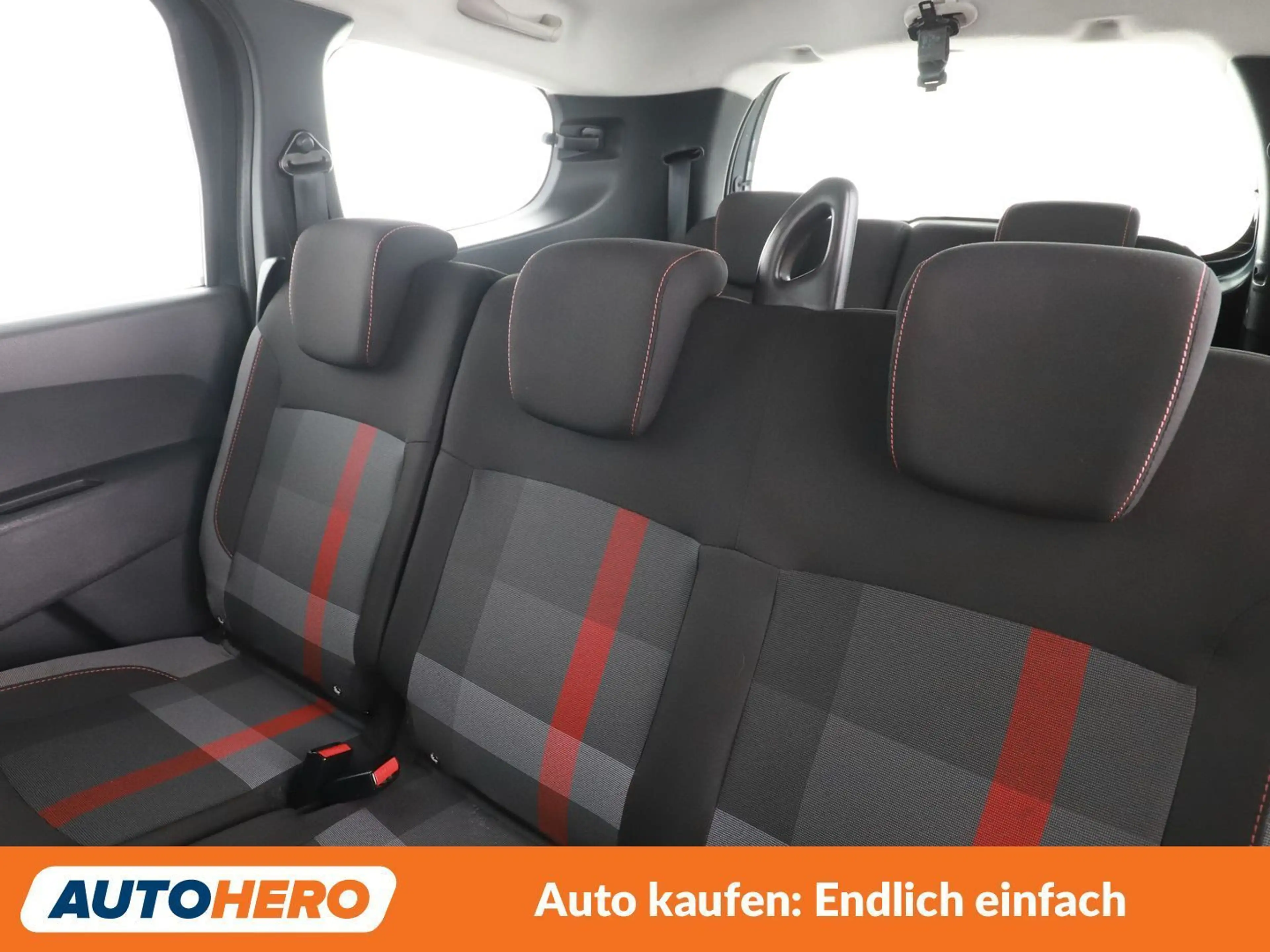 Dacia Lodgy 1.3 TCe Stepway Charisma — photo 14