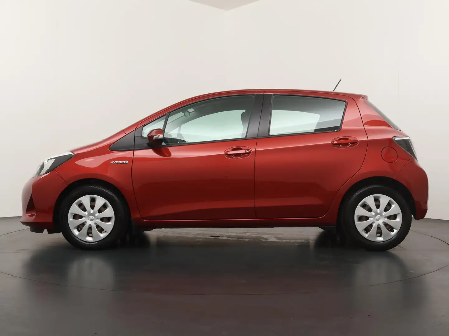 Toyota Yaris 1.5 Full Hybrid Aspiration Automaat - Navigatie - Rojo - 2