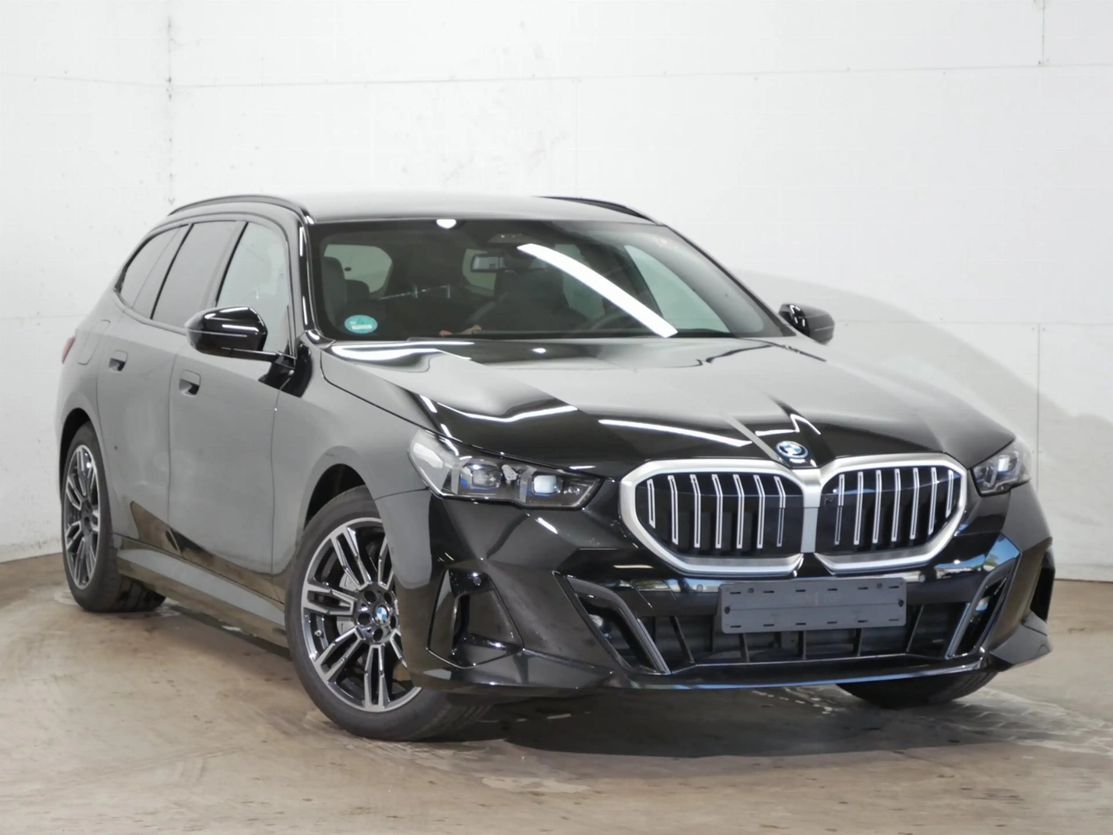 BMW 550 5-serie Touring 550e xDrive | Individual leder | S — photo 5