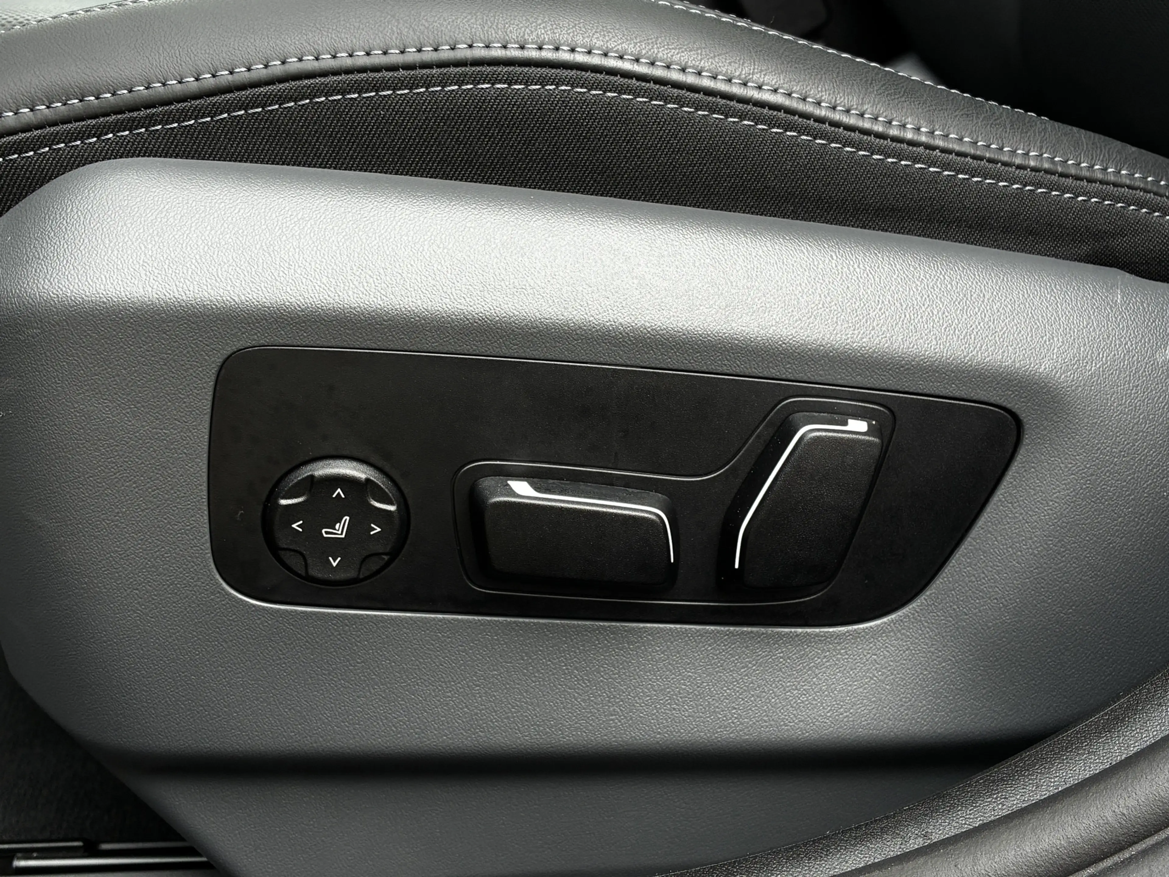 BMW 550 5-serie Touring 550e xDrive | Individual leder | S — photo 13