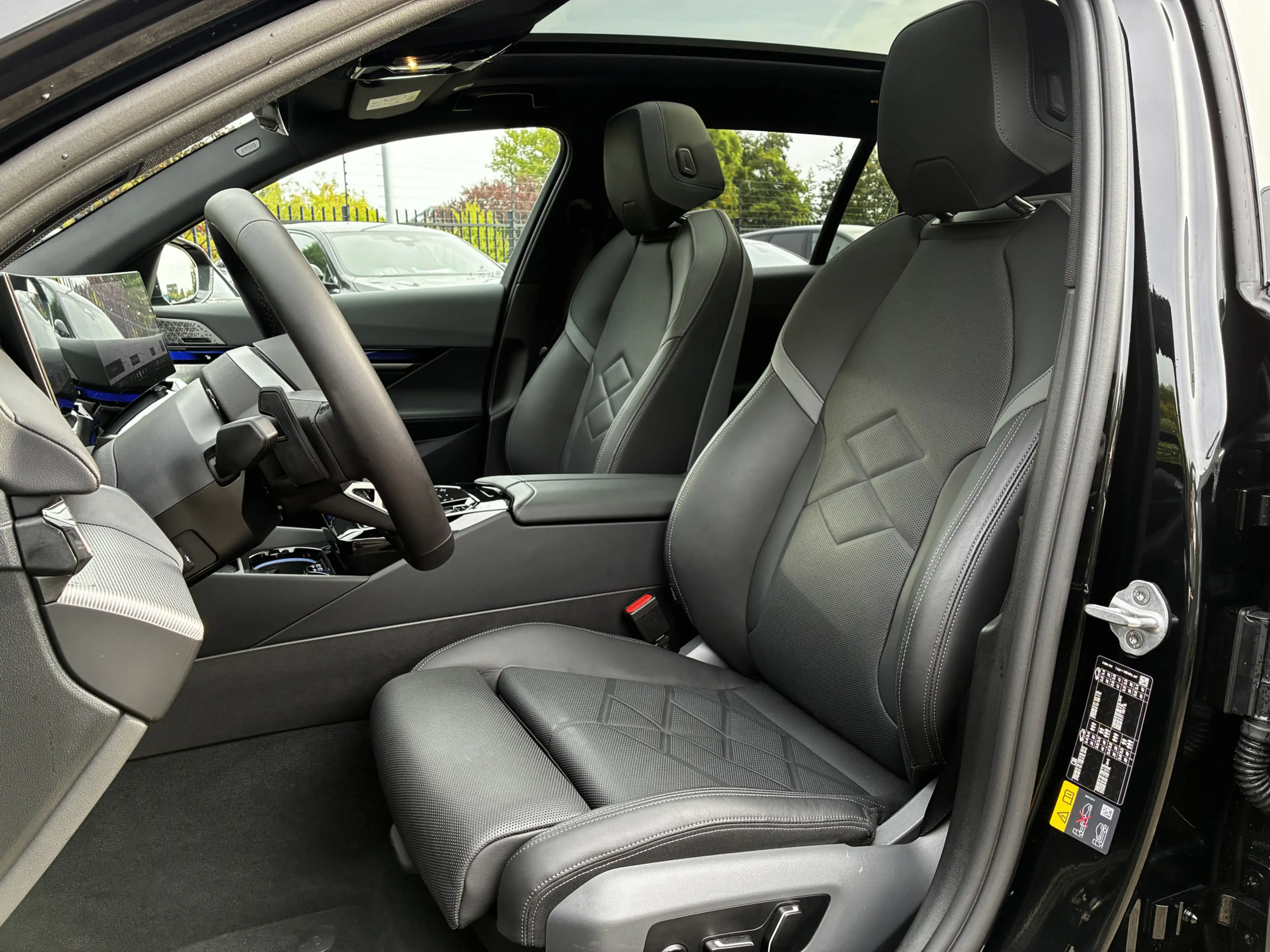 BMW 550 5-serie Touring 550e xDrive | Individual leder | S — photo 12
