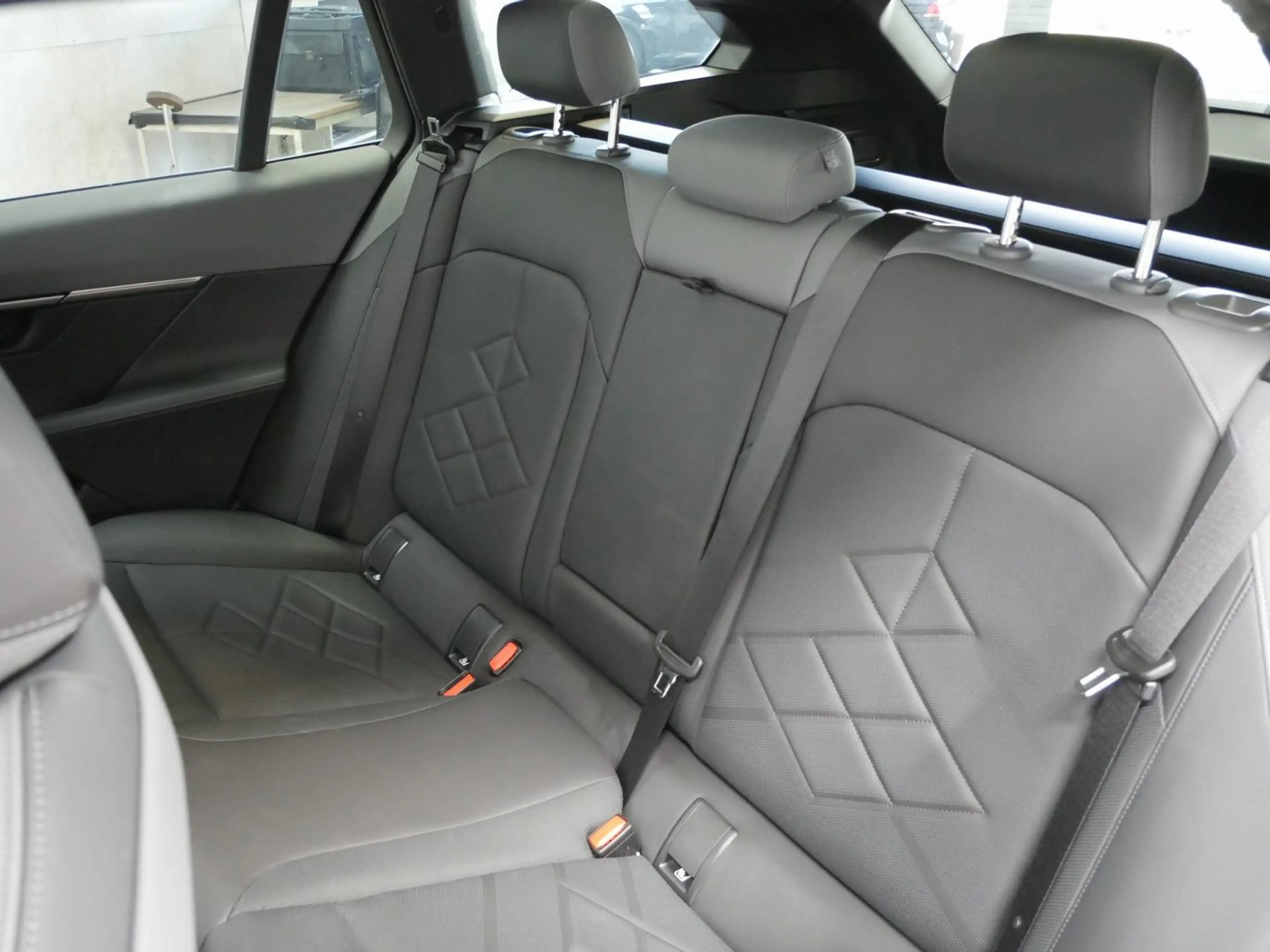 BMW 550 5-serie Touring 550e xDrive | Individual leder | S — photo 10