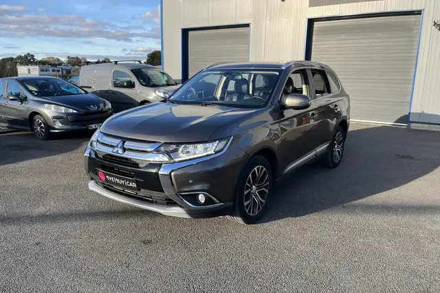 Mitsubishi Outlander 2.2 DI-D 4X4 150CH BVA 7 PLACES Intens GTIE 12M