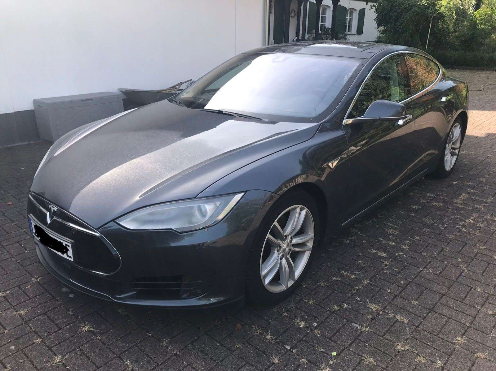 Second hand Tesla Model S electro