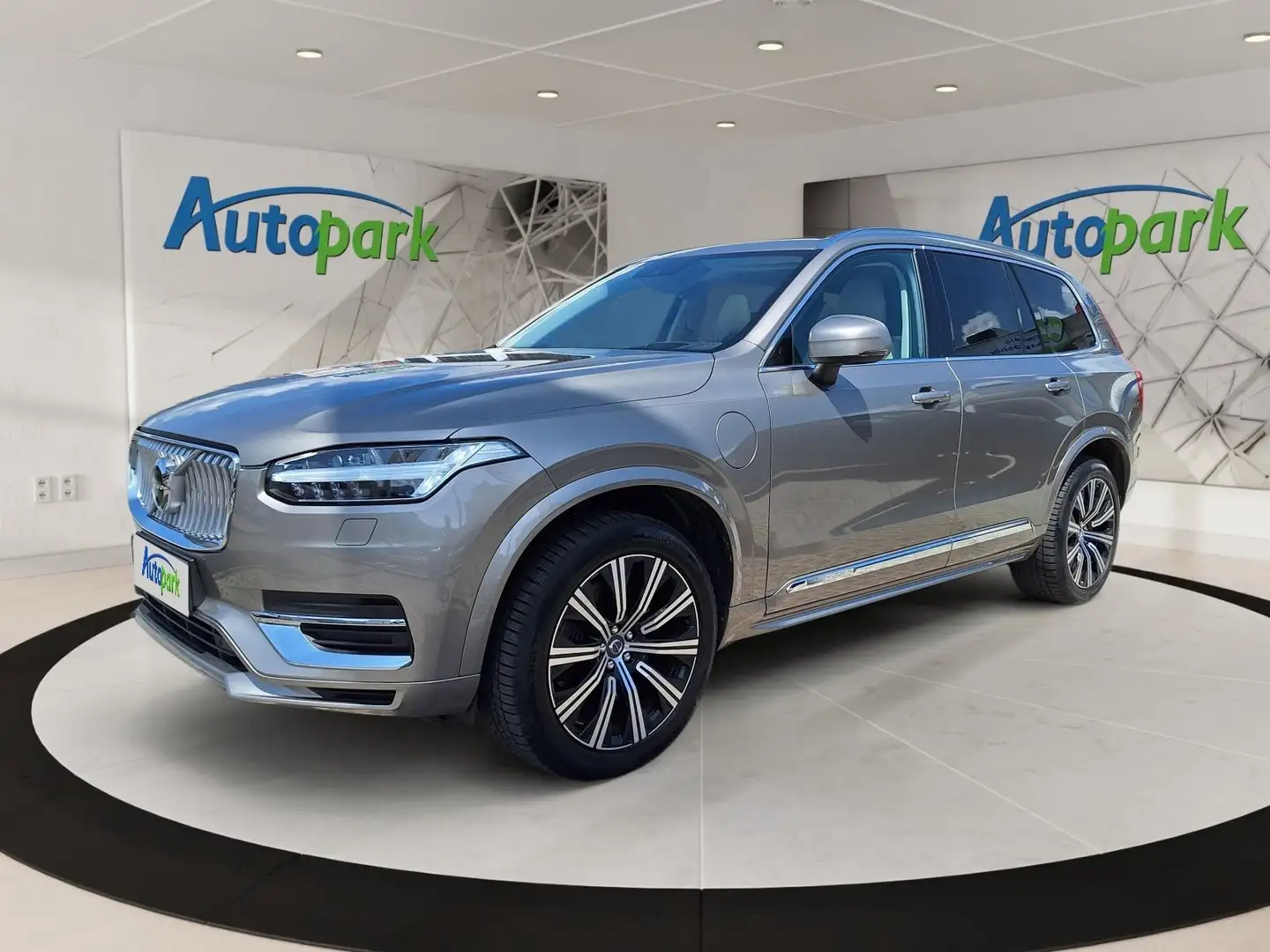 Volvo XC90 Recharge Inscription, T8 AWD Plug-in Hybrid, 7-Sit Grau - 1