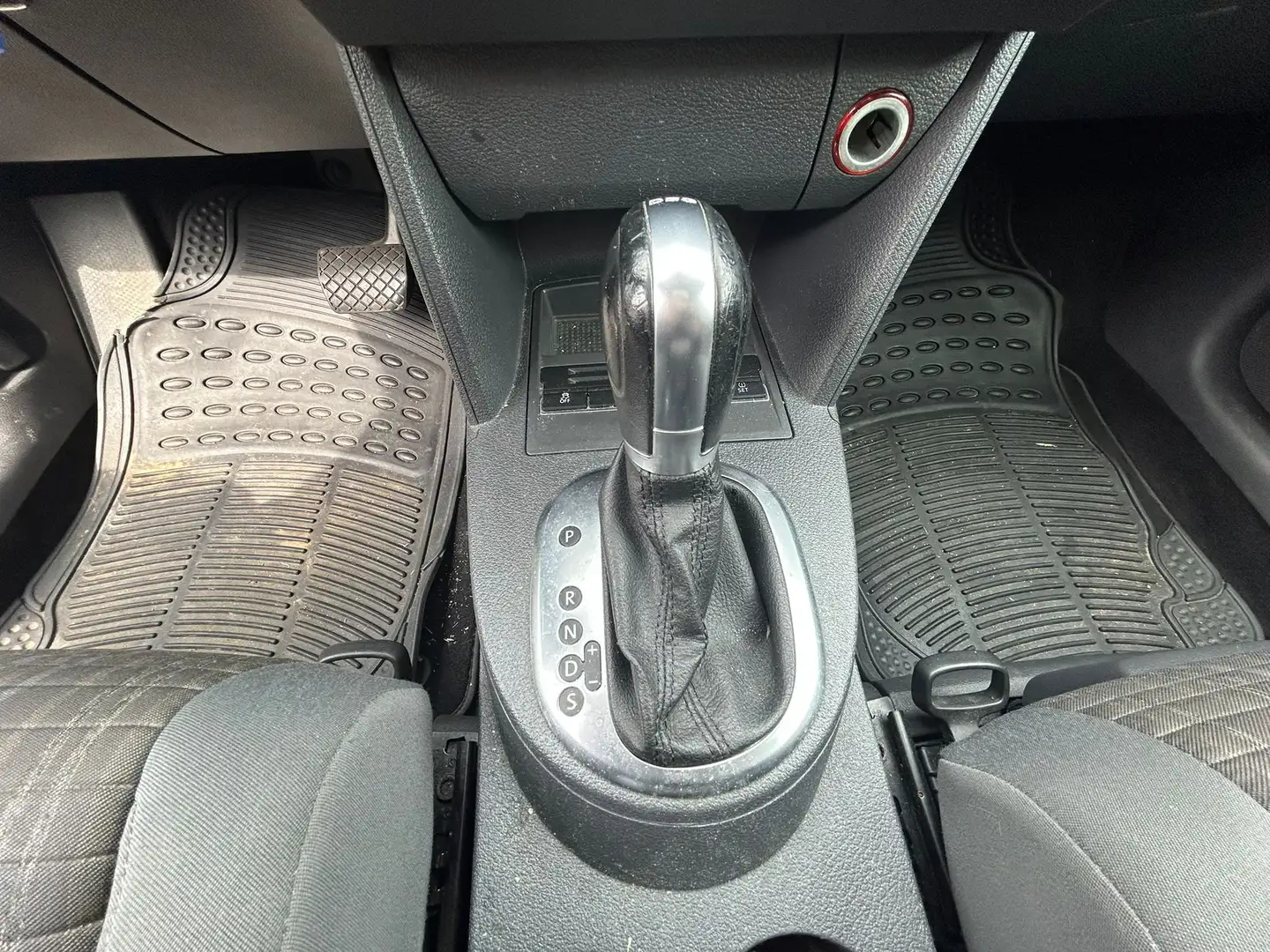 Volkswagen Touran 2.0 Tdi 177PS CrossTouran Automatik/Klima/Navi/RFK Weiß - 2