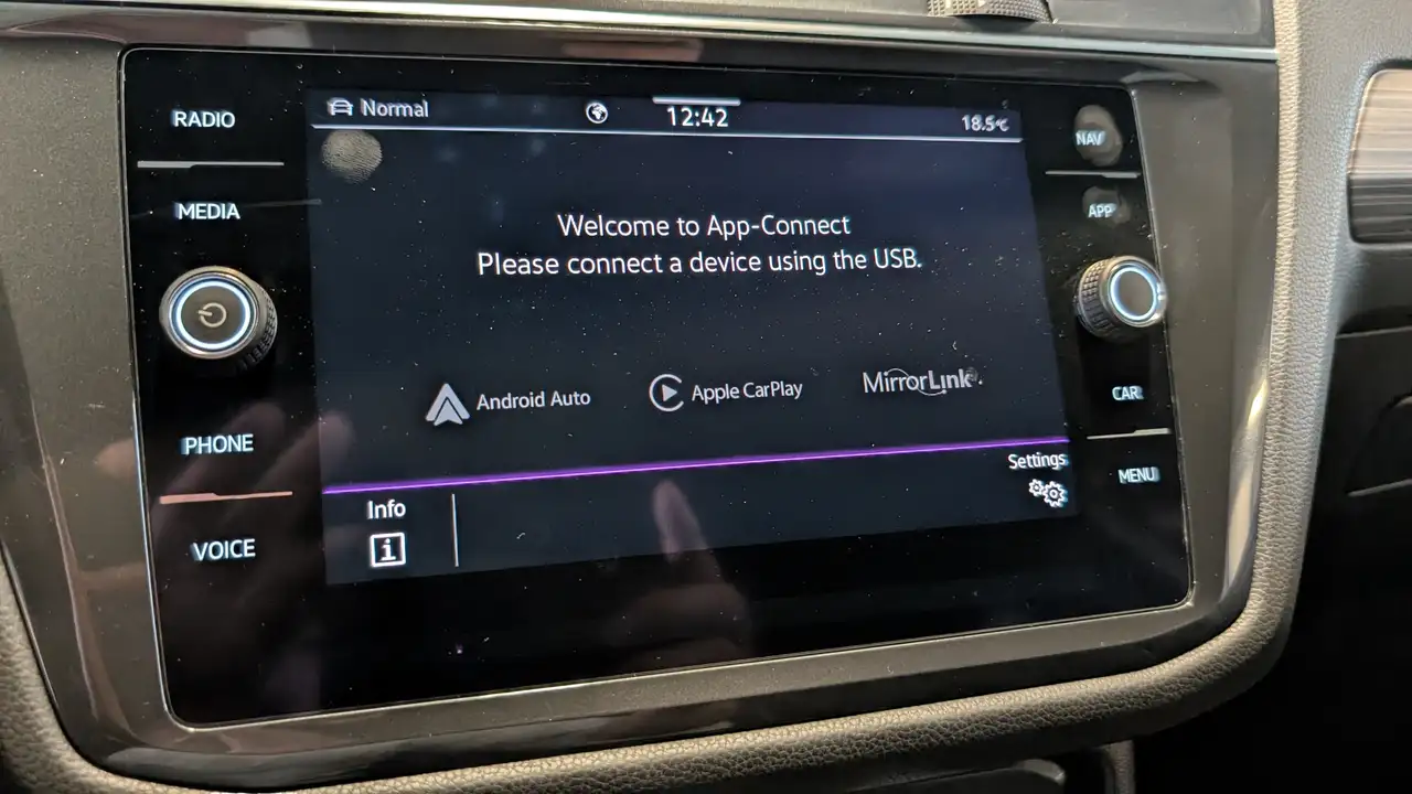 Volkswagen Tiguan снимка Volkswagen Tiguan