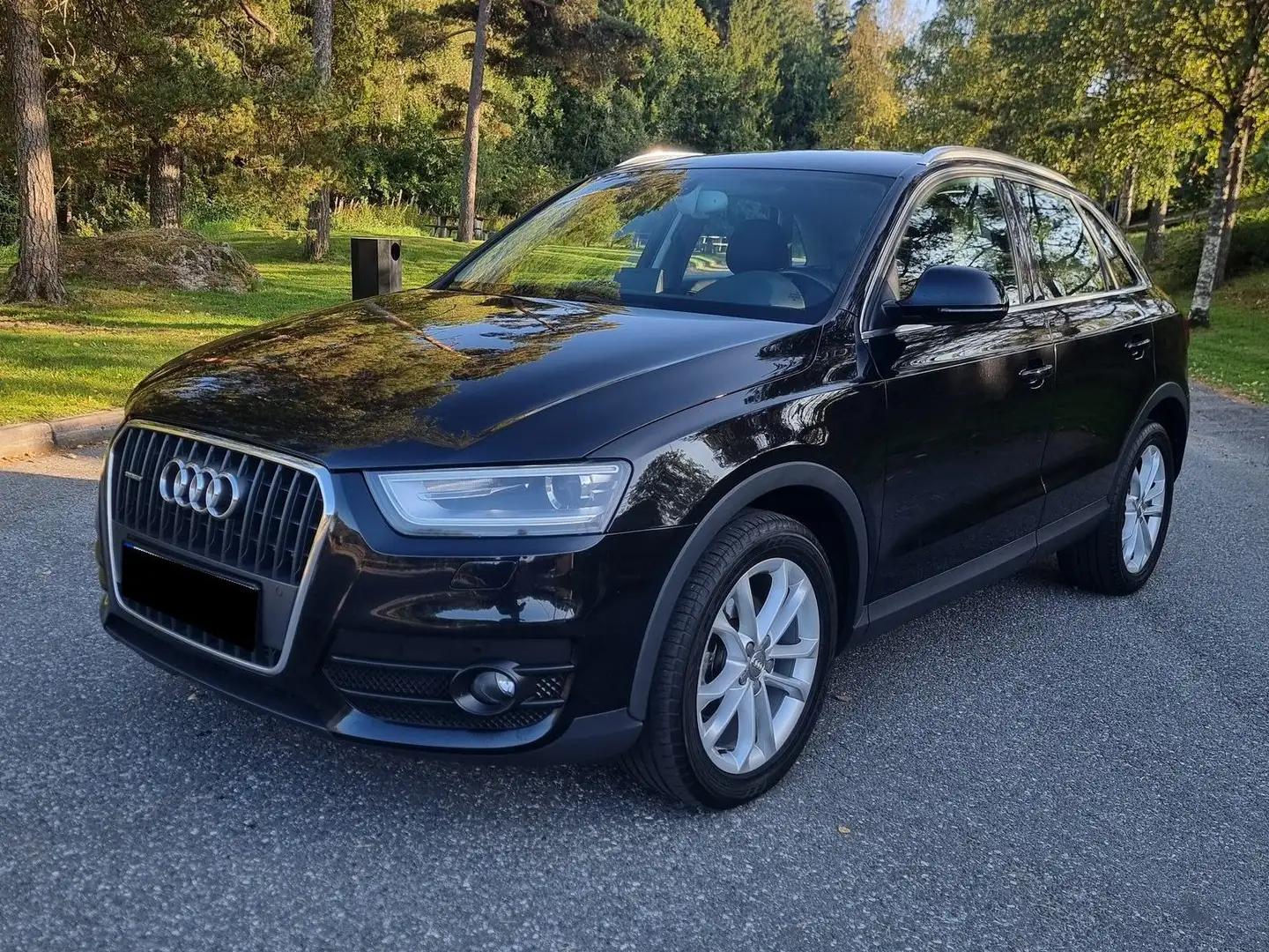 Audi Q3 Q3 2.0 TFSI quattro Schwarz - 2