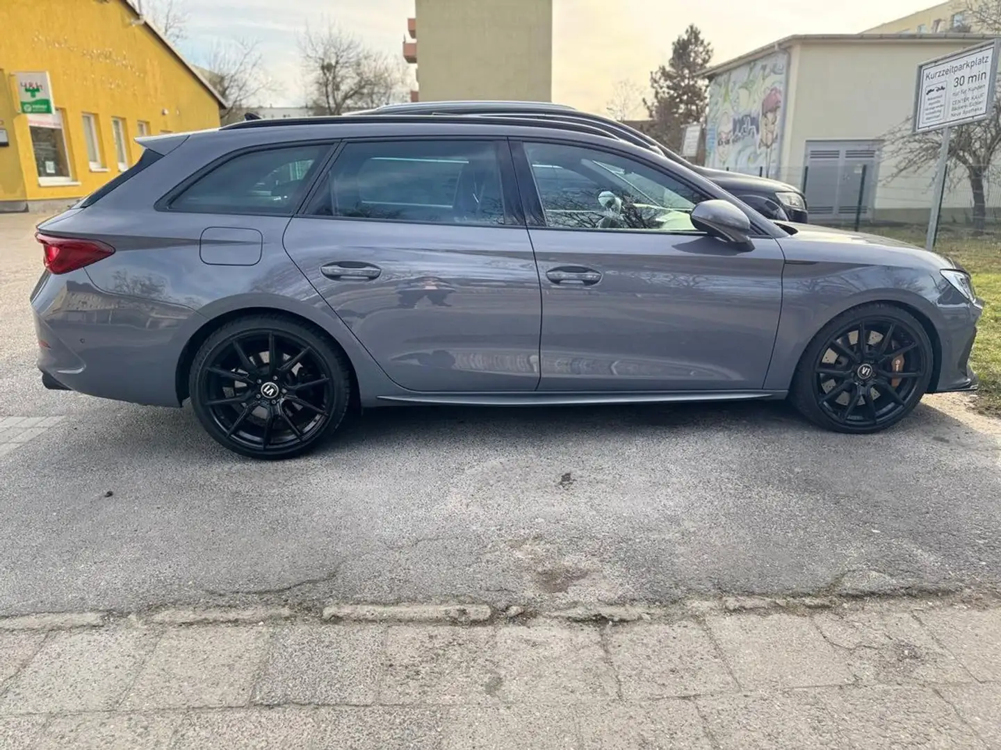 CUPRA Leon Sportstourer VZ CUP 4Drive Grau - 2