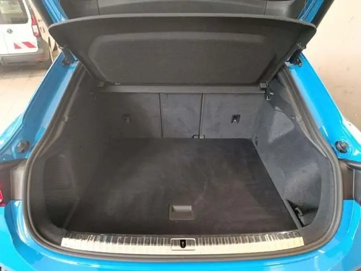 Audi Q3 2022, foto 17