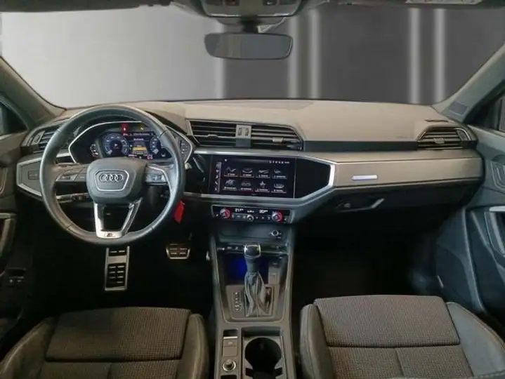Audi Q3 2022, foto 8
