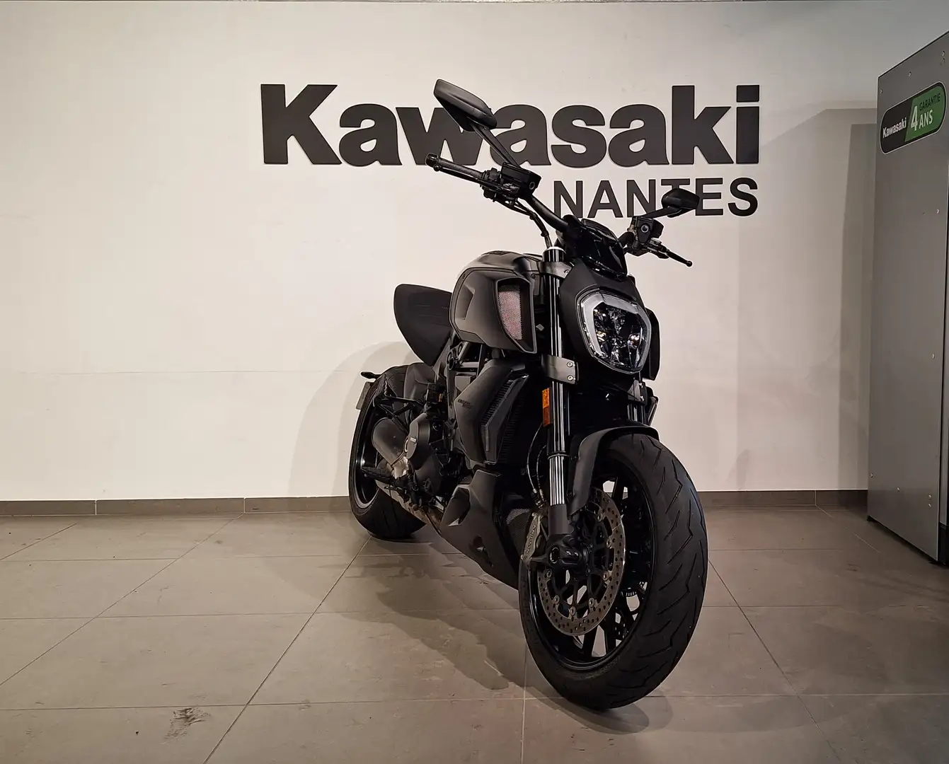 Ducati Diavel Чёрный - 1