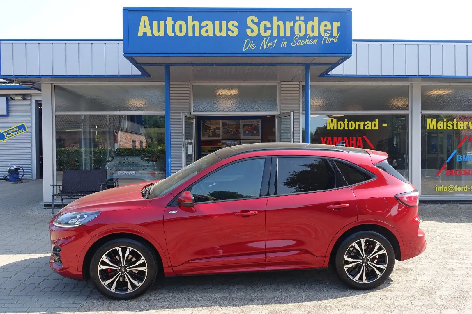 Ford Kuga 2.5 Duratec FHEV ST-Line X / Schiebdach Rot - 1