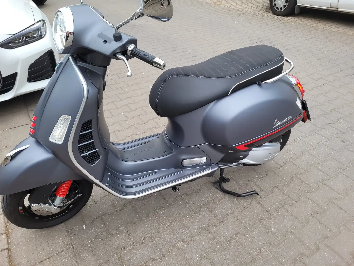 Vespa GTS Super Sport 300 Gris - 2