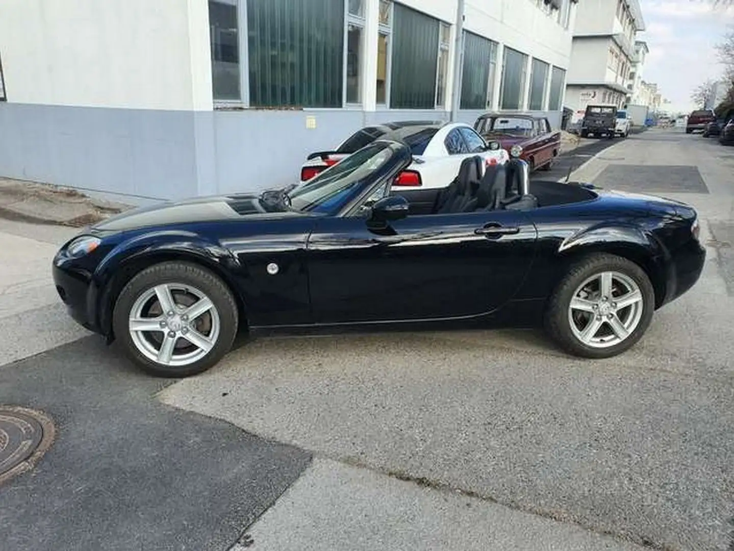 Mazda MX-5 1.8i Leder 1Hand Schwarz - 1