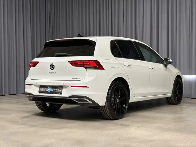 Volkswagen Golf view 3