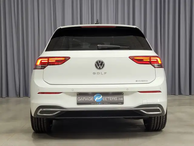 Volkswagen Golf view 4