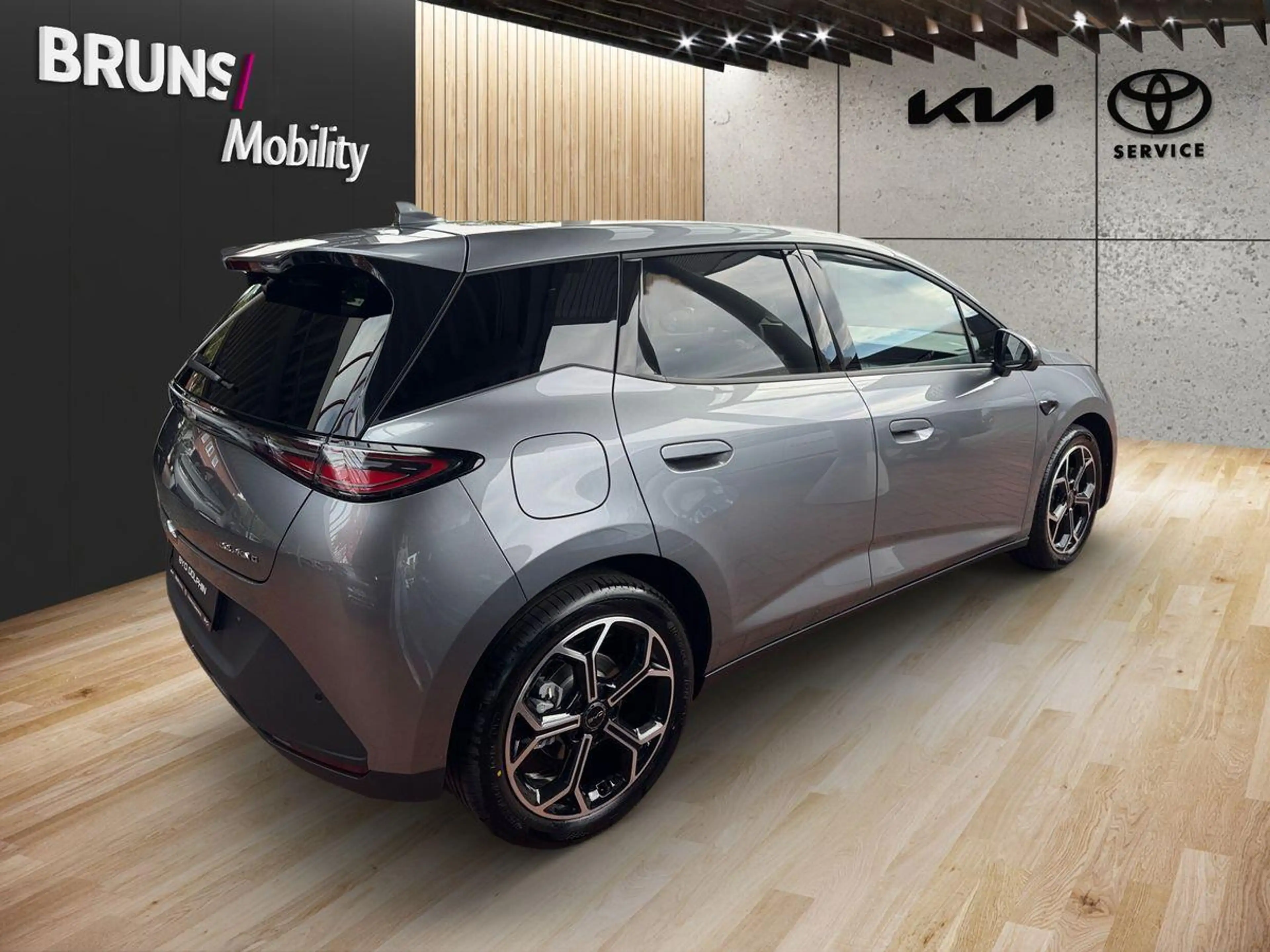 BYD Dolphin G 1.5 DM-i PHEV 156 kW Comfort — photo 4
